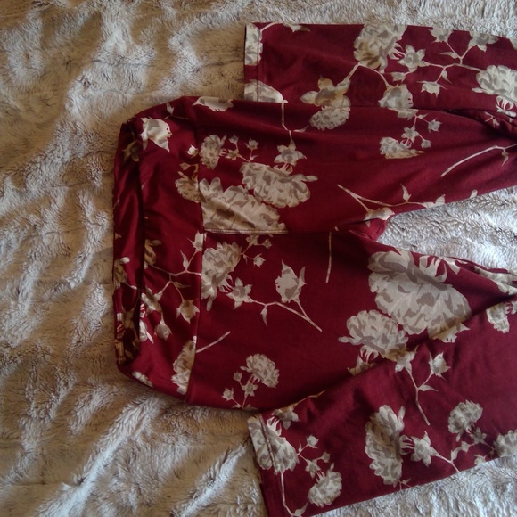 LulaRoe OS Marroon Used Peonies Design - Picture 2 of 5